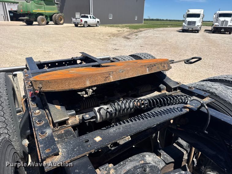 image for item FB7357 2014 Kenworth T660 semi truck