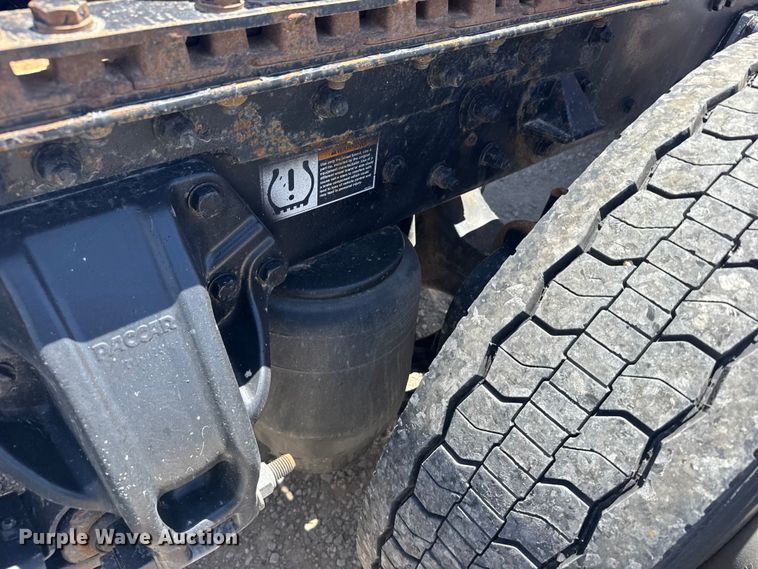 image for item FB7357 2014 Kenworth T660 semi truck
