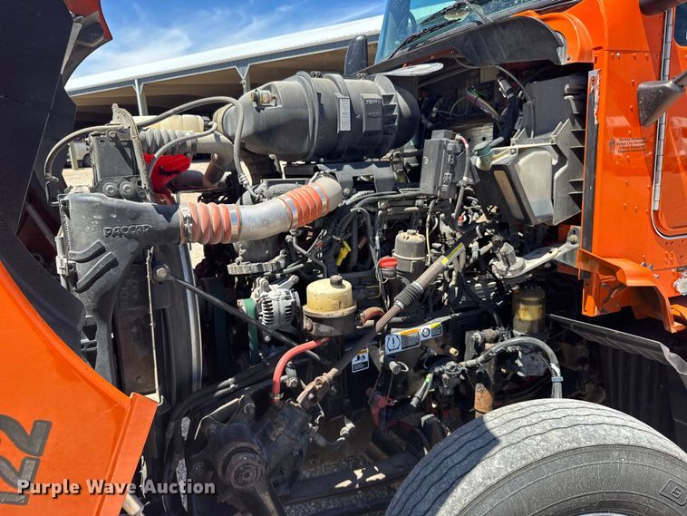 image for item FB7357 2014 Kenworth T660 semi truck