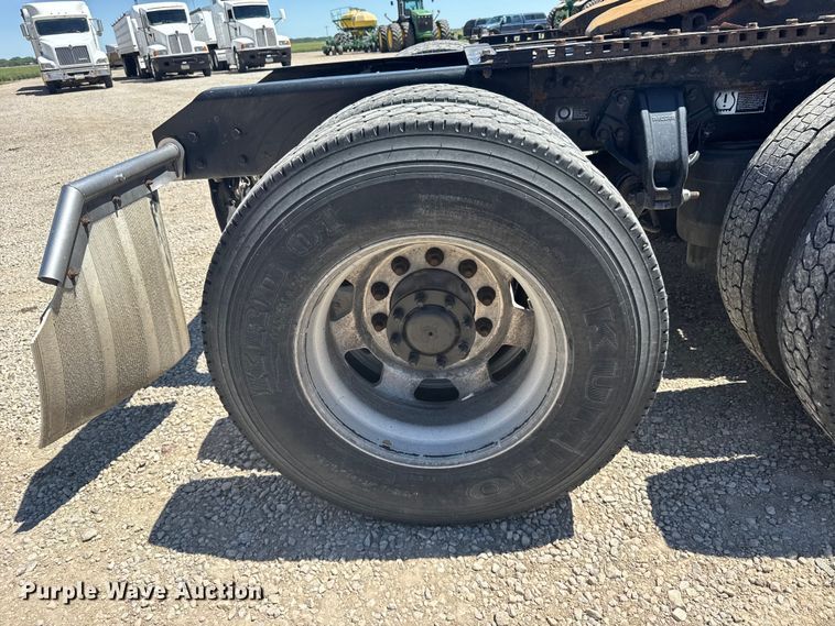 image for item FB7357 2014 Kenworth T660 semi truck