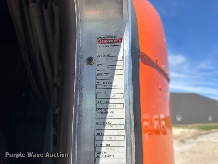 image for item FB7357 2014 Kenworth T660 semi truck