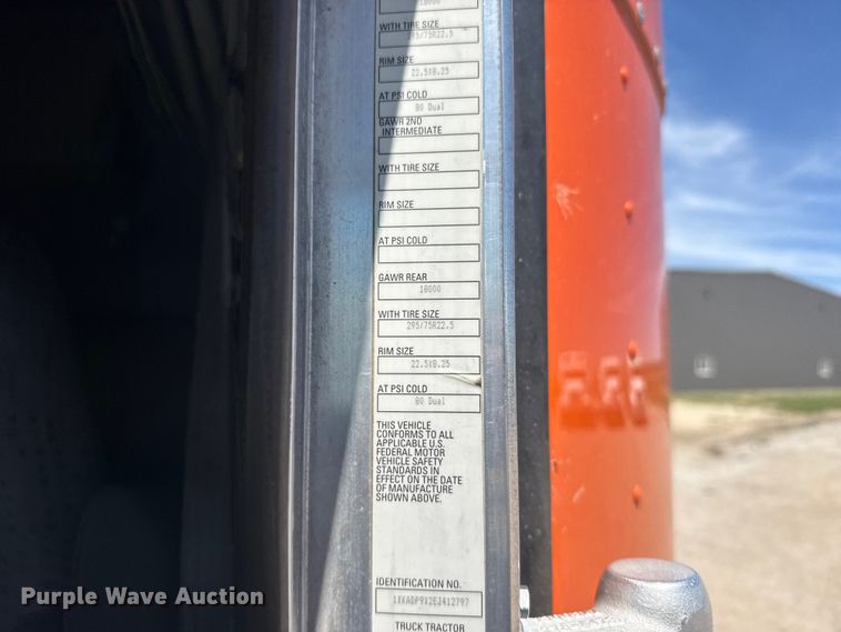 image for item FB7357 2014 Kenworth T660 semi truck