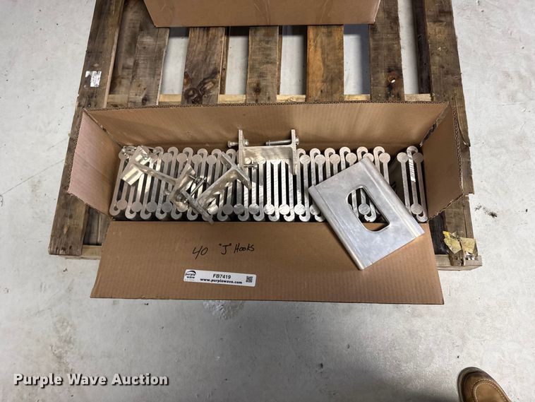 image for item FB7419 Approximately 40 J-plates