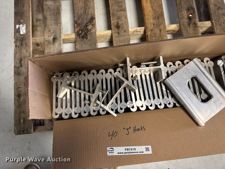 image for item FB7419 Approximately 40 J-plates