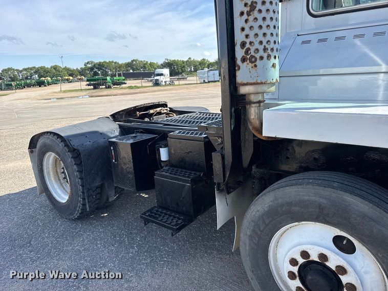 image for item FB7429 2000 Ottawa 30 yard truck