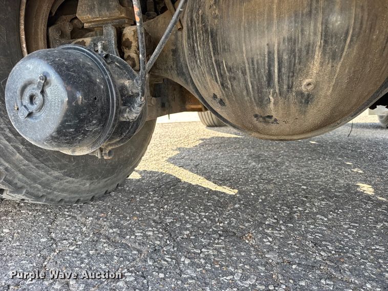 image for item FB7429 2000 Ottawa 30 yard truck