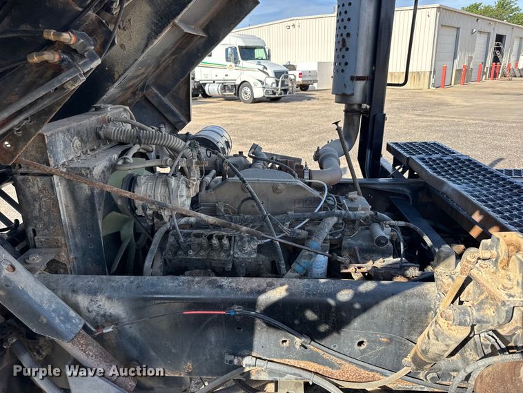 image for item FB7429 2000 Ottawa 30 yard truck