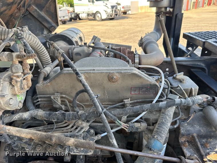 image for item FB7429 2000 Ottawa 30 yard truck