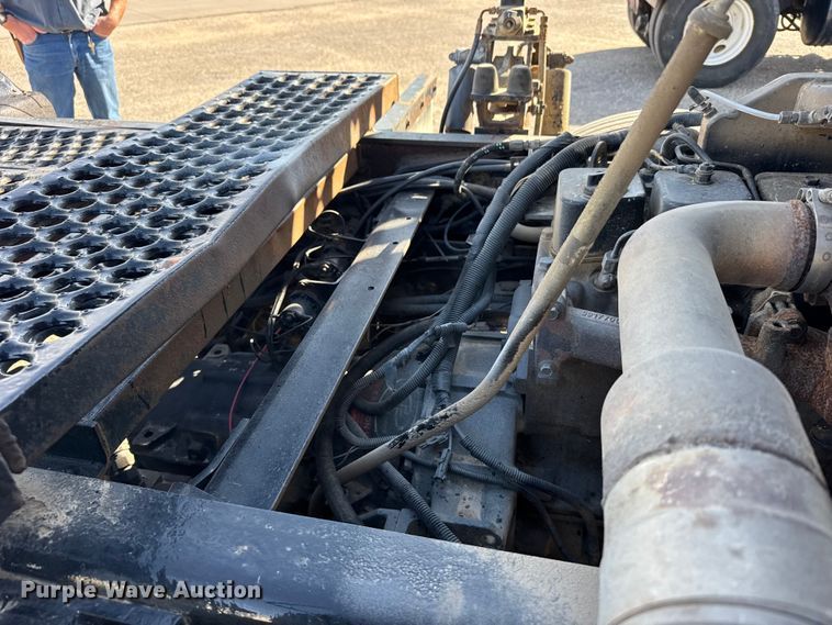 image for item FB7429 2000 Ottawa 30 yard truck