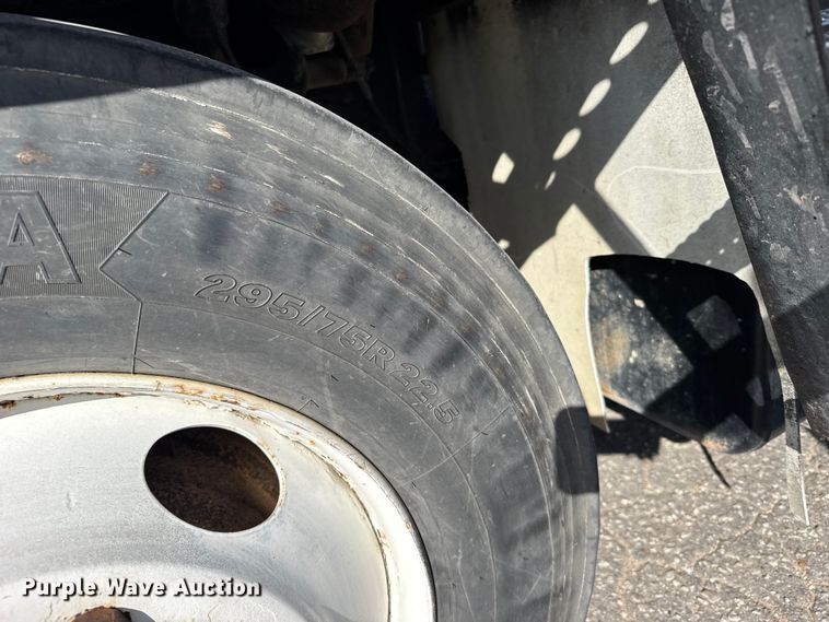 image for item FB7429 2000 Ottawa 30 yard truck