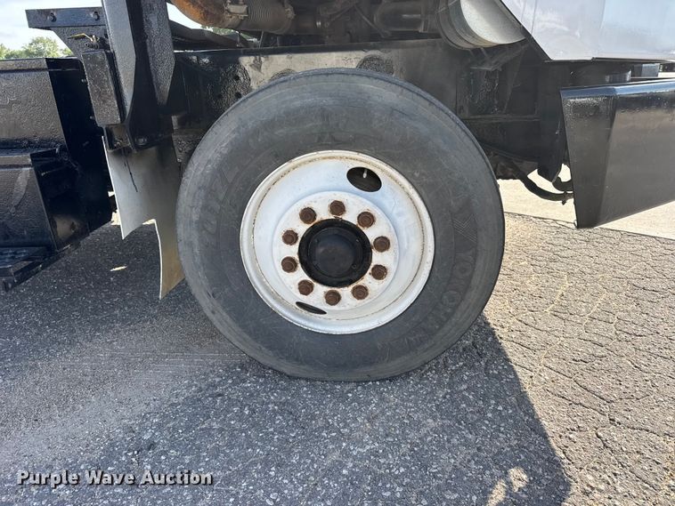 image for item FB7429 2000 Ottawa 30 yard truck