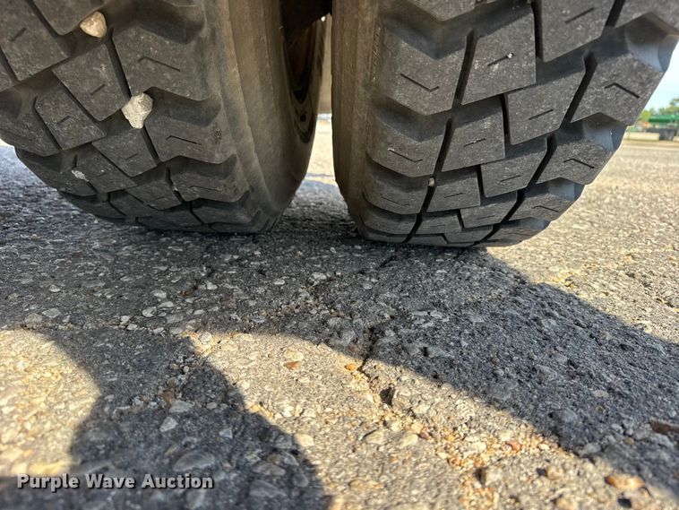image for item FB7429 2000 Ottawa 30 yard truck