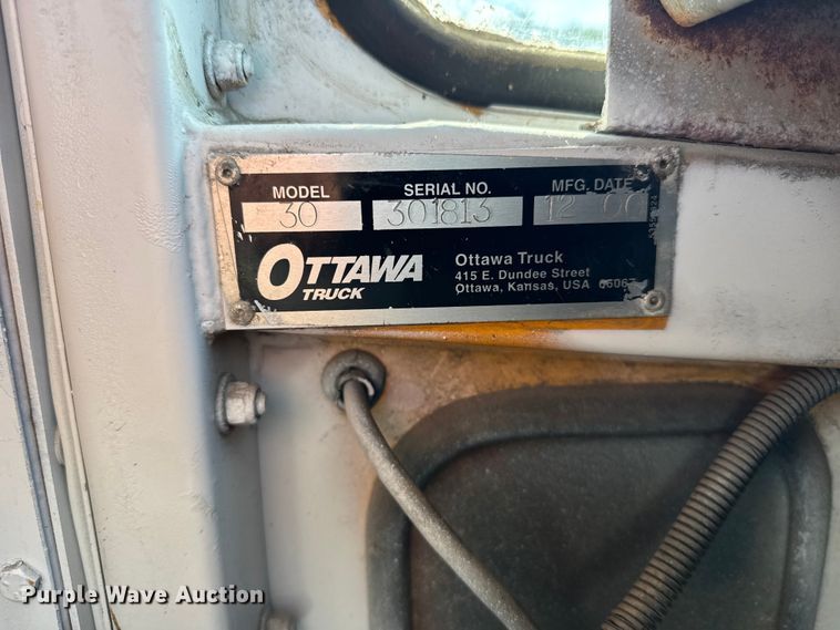 image for item FB7429 2000 Ottawa 30 yard truck