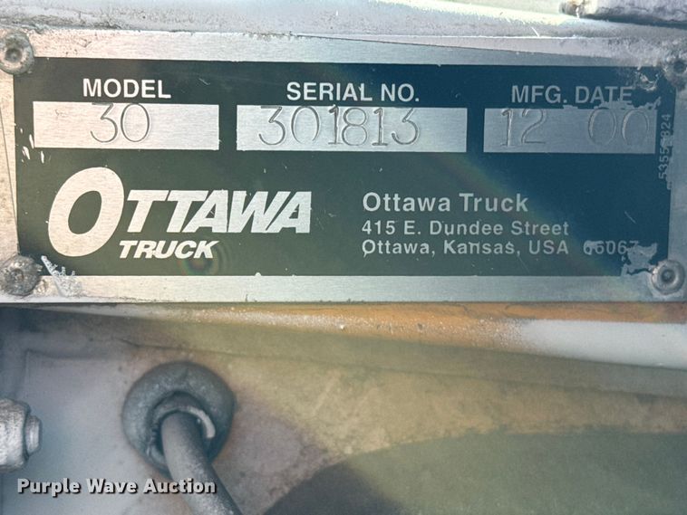image for item FB7429 2000 Ottawa 30 yard truck