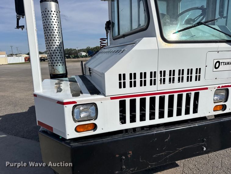 image for item FB7430 1999 Ottawa 30 yard truck