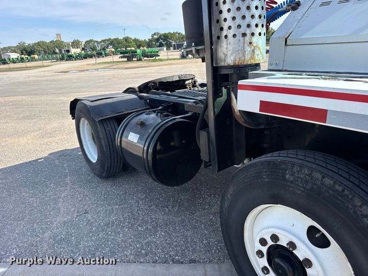 image for item FB7430 1999 Ottawa 30 yard truck