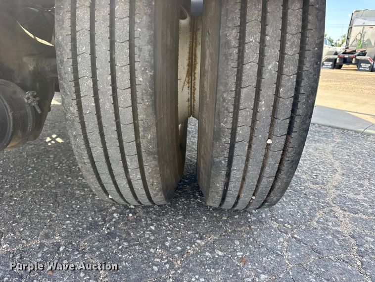 image for item FB7430 1999 Ottawa 30 yard truck