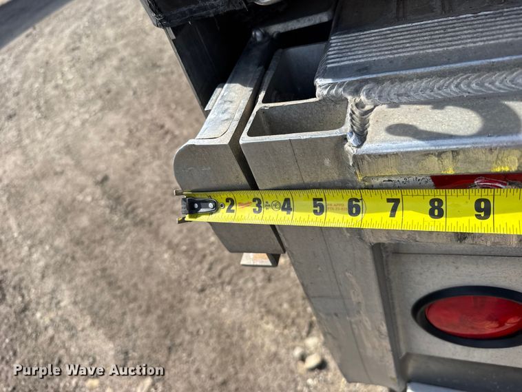 image for item FB7431 2016 MAC TNAR48AF flatbed trailer