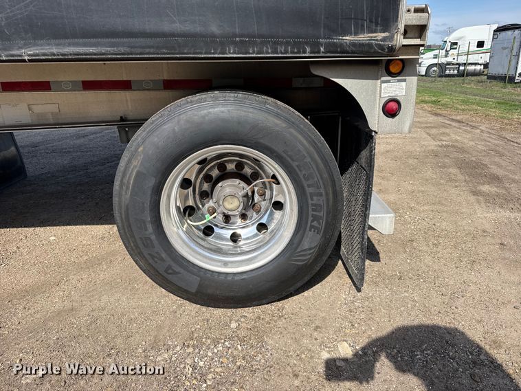 image for item FB7431 2016 MAC TNAR48AF flatbed trailer