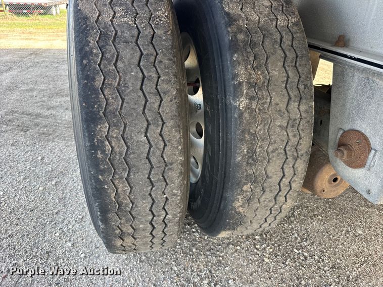 image for item FB7431 2016 MAC TNAR48AF flatbed trailer