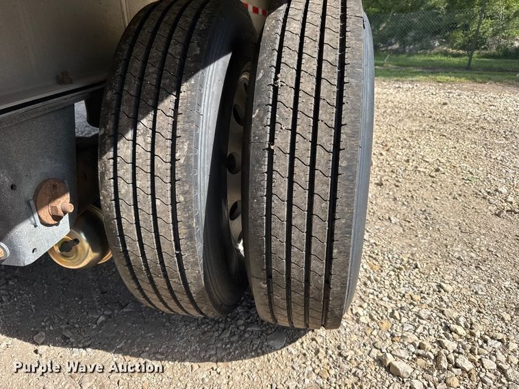 image for item FB7432 2016 MAC TNAR48AF flatbed trailer