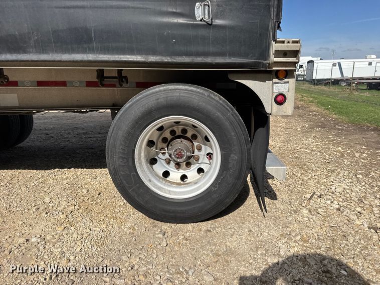 image for item FB7432 2016 MAC TNAR48AF flatbed trailer