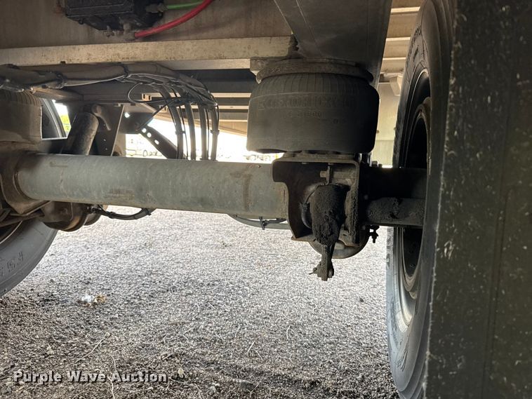 image for item FB7433 2016 MAC TNAR48AF flatbed trailer