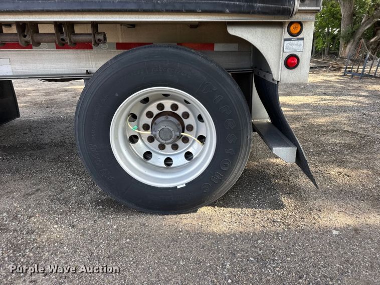 image for item FB7433 2016 MAC TNAR48AF flatbed trailer