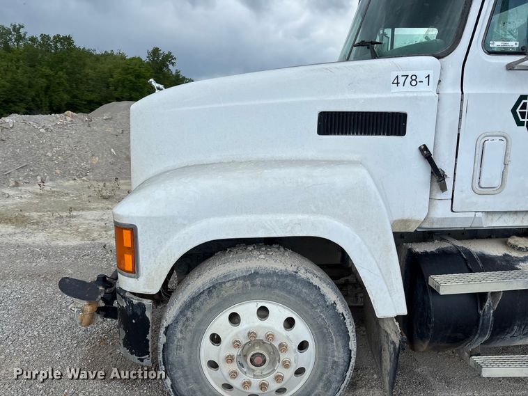 image for item FC5654 1999 Mack CH613 water truck
