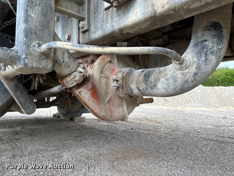 image for item FC5654 1999 Mack CH613 water truck