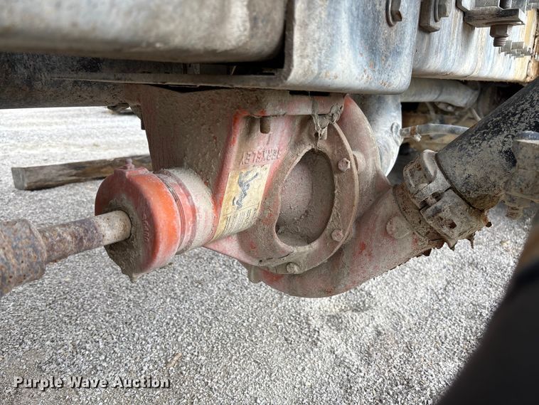 image for item FC5654 1999 Mack CH613 water truck
