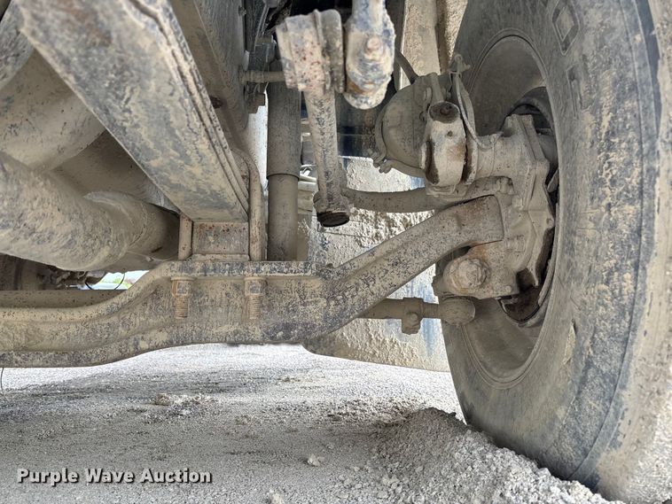 image for item FC5654 1999 Mack CH613 water truck
