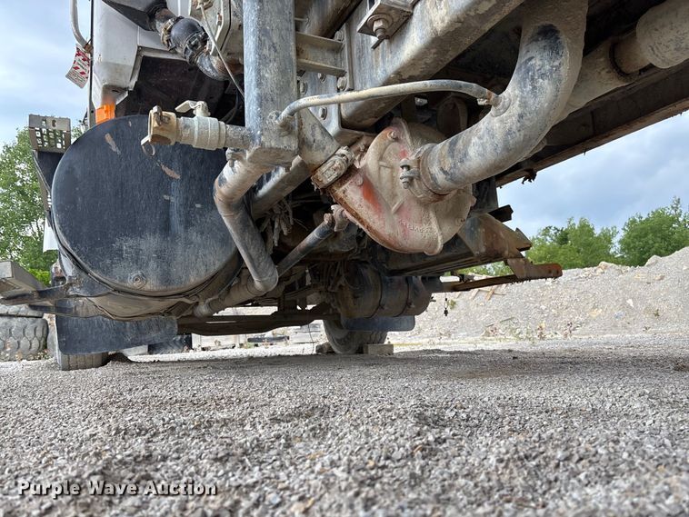 image for item FC5654 1999 Mack CH613 water truck