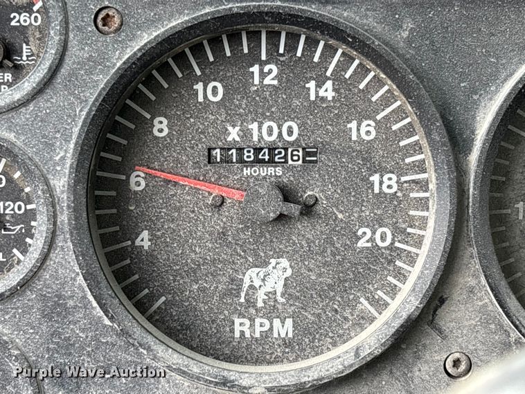 image for item FC5654 1999 Mack CH613 water truck