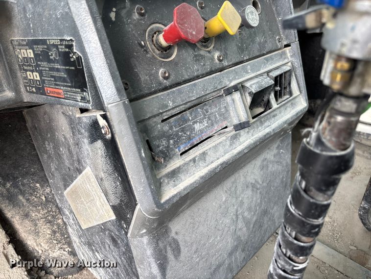 image for item FC5654 1999 Mack CH613 water truck