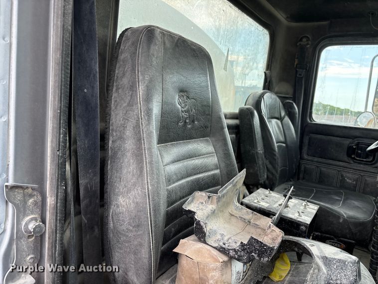 image for item FC5654 1999 Mack CH613 water truck