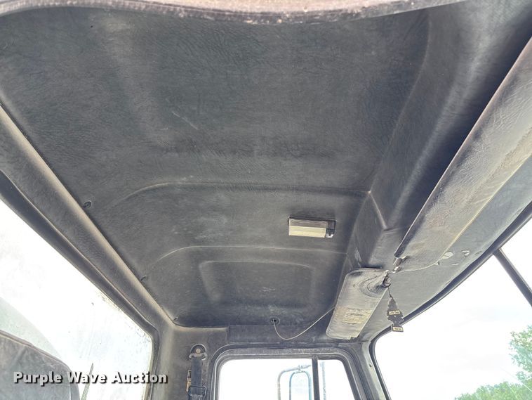 image for item FC5654 1999 Mack CH613 water truck