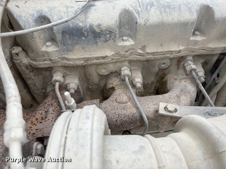 image for item FC5654 1999 Mack CH613 water truck