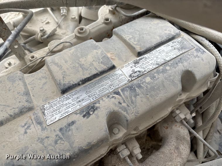 image for item FC5654 1999 Mack CH613 water truck