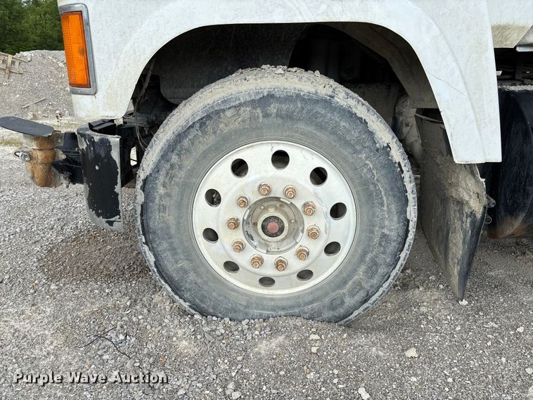 image for item FC5654 1999 Mack CH613 water truck