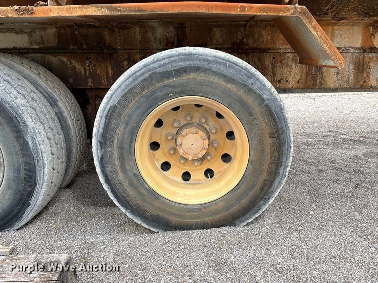 image for item FC5654 1999 Mack CH613 water truck