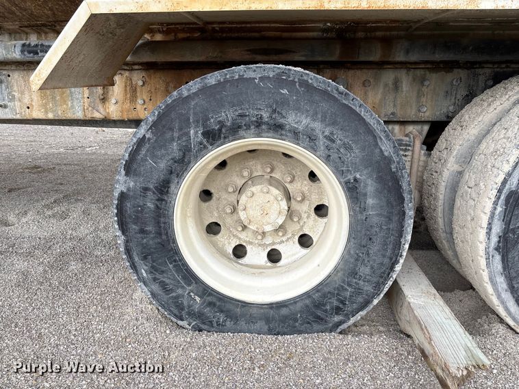 image for item FC5654 1999 Mack CH613 water truck