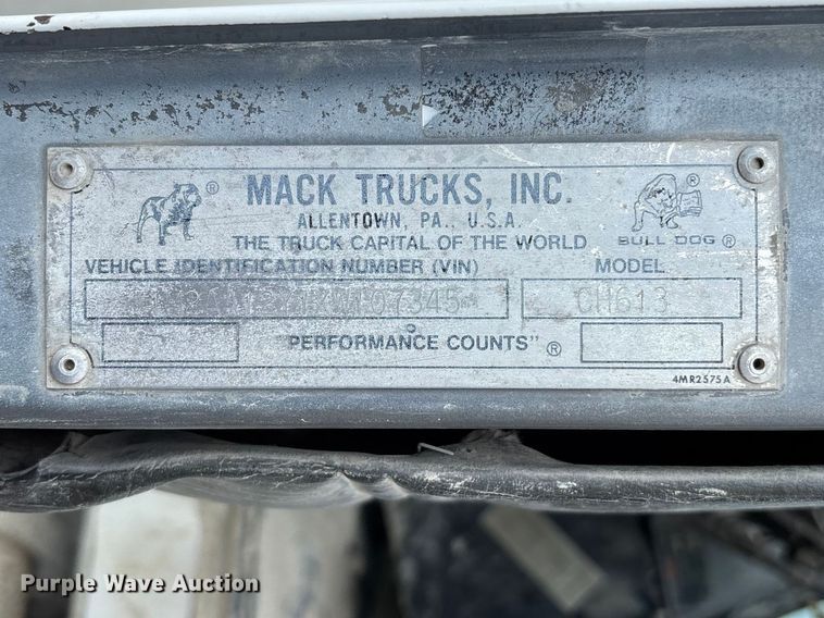image for item FC5654 1999 Mack CH613 water truck