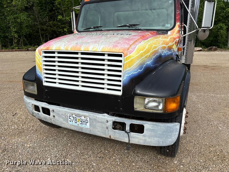 image for item FC5673 2000 International 4700 box truck
