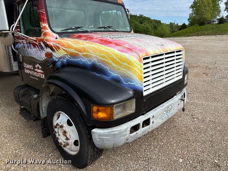 image for item FC5673 2000 International 4700 box truck