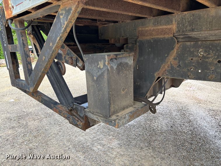 image for item FC5673 2000 International 4700 box truck