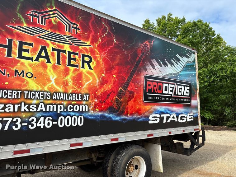 image for item FC5673 2000 International 4700 box truck