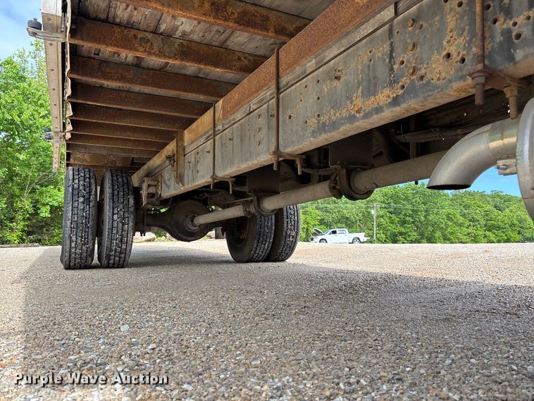 image for item FC5673 2000 International 4700 box truck
