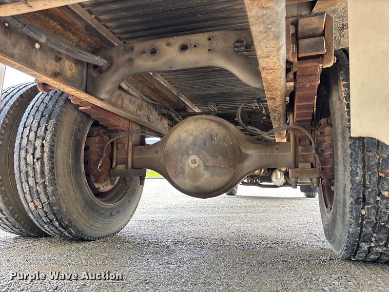 image for item FC5673 2000 International 4700 box truck