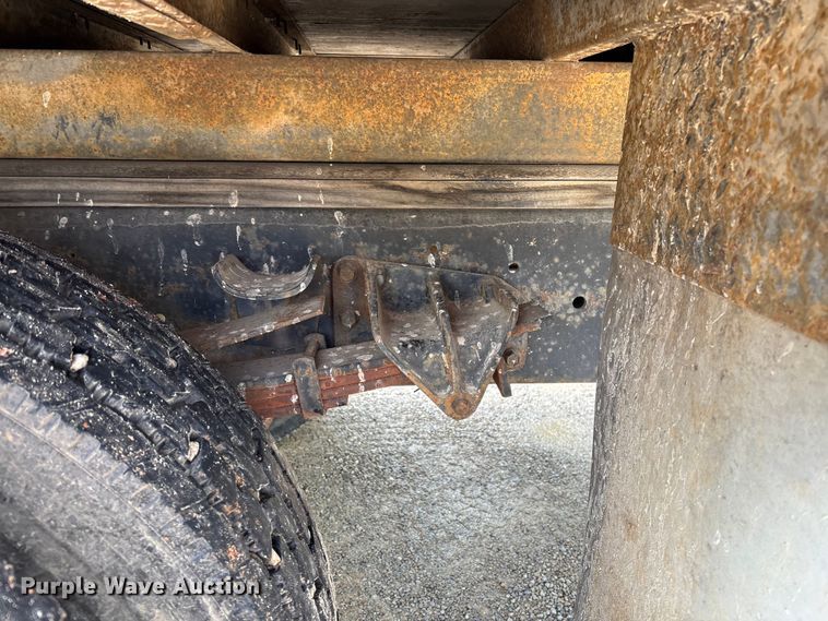image for item FC5673 2000 International 4700 box truck